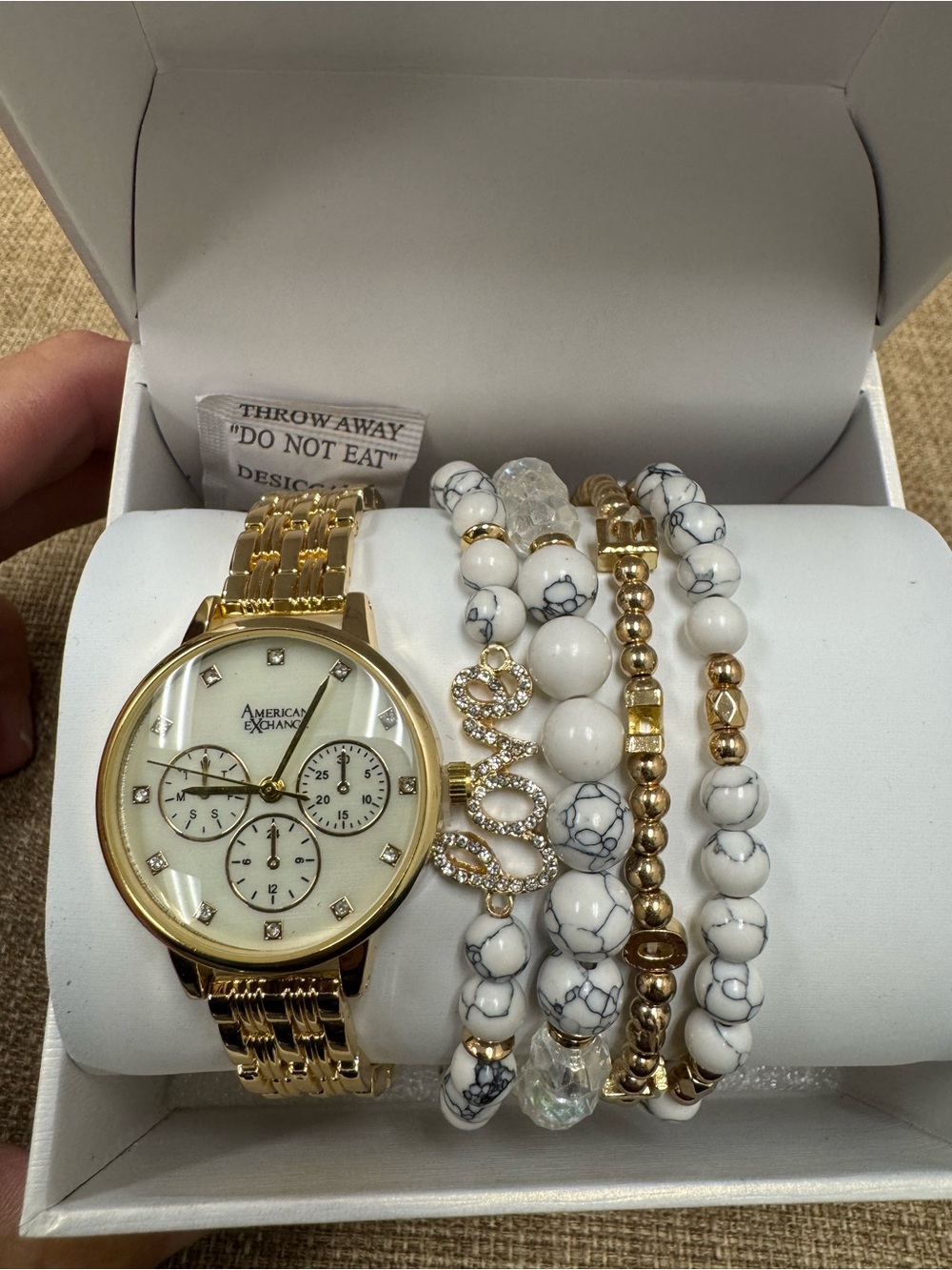 American Exchange Women’s Quartz Analog Gold Tone White Dial Bracelet Watch Box